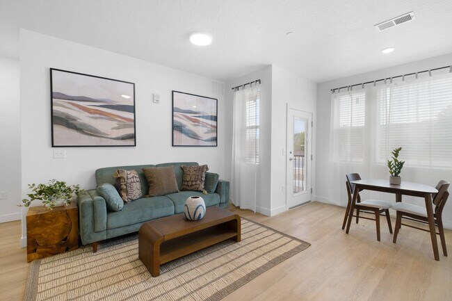 Foto del edificio - The Henley Apartments