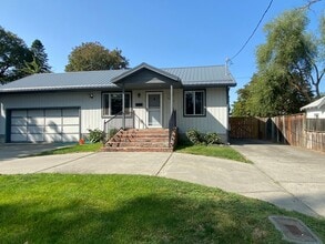 Building Photo - 3015 N Marguerite Rd
