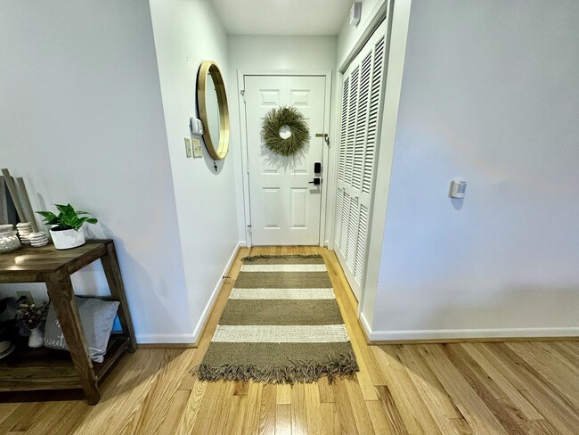 Building Photo - 1 Hillington Pl