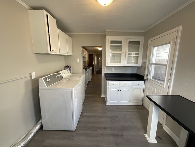 Foto del edificio - 625 Vander Ave