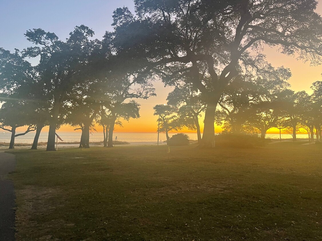 Photo - 1282 Beach Blvd (Biloxi, MS)