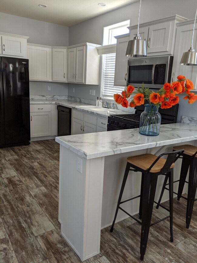 Breakfast bar - 30 Pier Ave