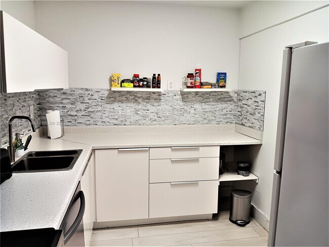 Foto del edificio - 3731 N Country Club Dr