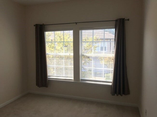 Building Photo - 11343 Estancia Villa Dr