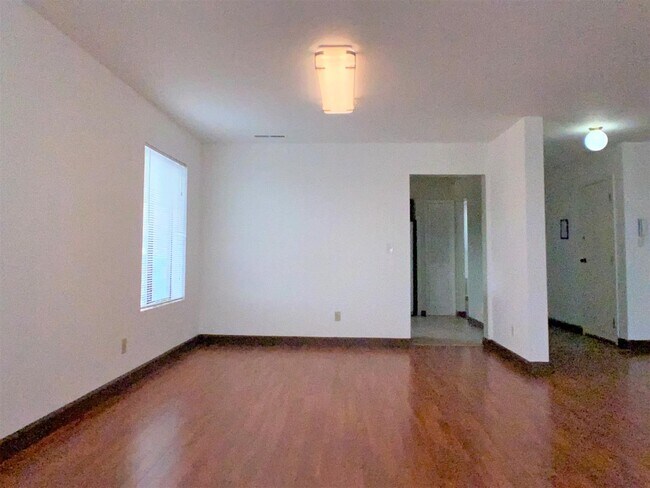 Building Photo - 3090 San Bruno Ave