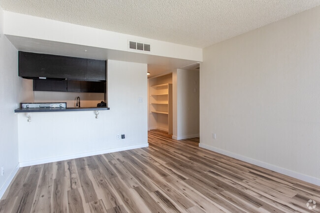 Interior Photo - Acacia Gardens