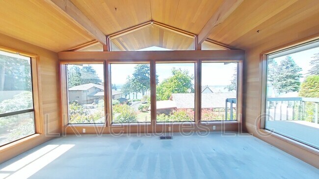 Building Photo - 5046 NW Lakeness Rd