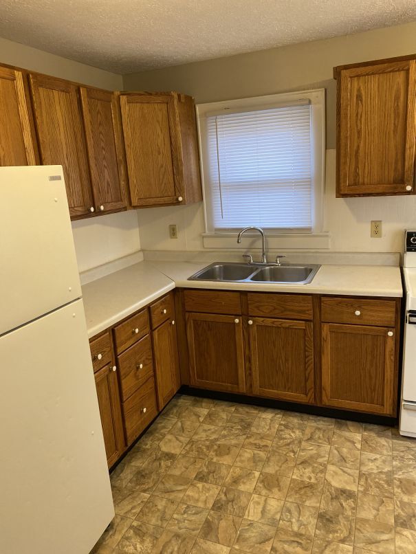 Building Photo - 3771 Creston Dr