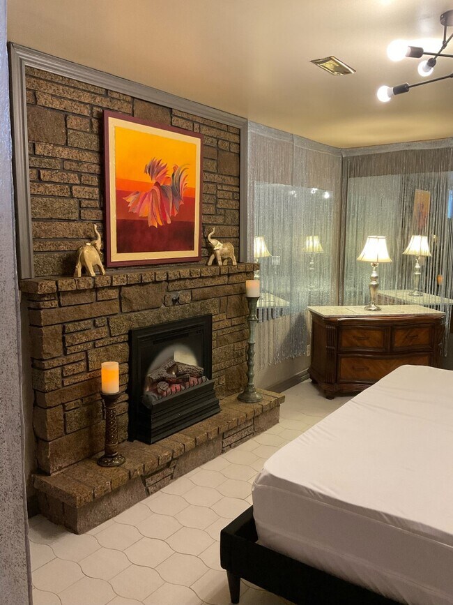 bed room - 102 Airdrie Dr