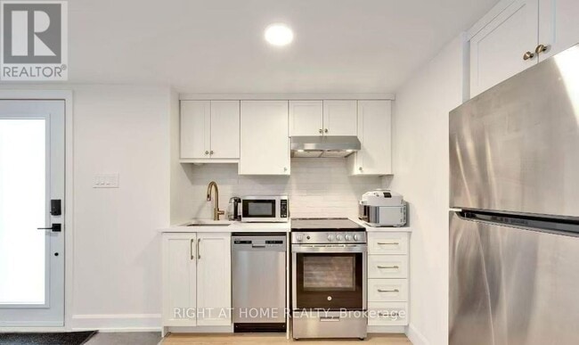 Building Photo - 1316 Dorchester Ave