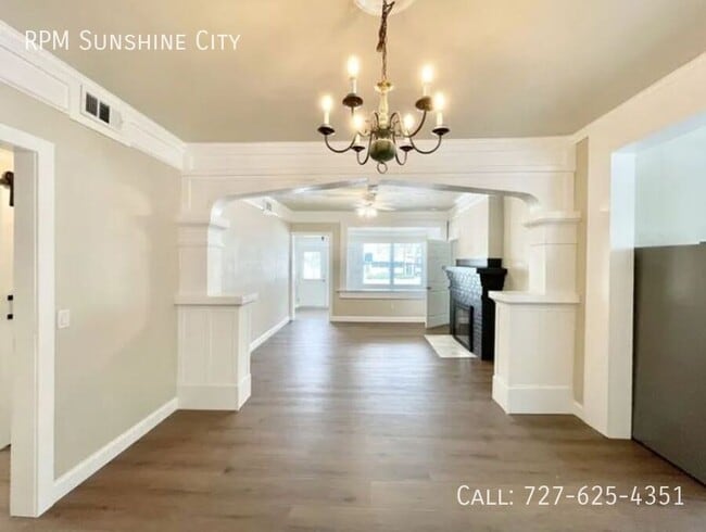 Building Photo - 7700 Boca Ciega Dr