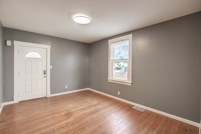 Building Photo - 4335 Harding Ave