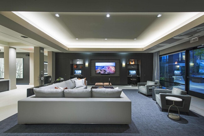 Building Photo - Viridian Design District