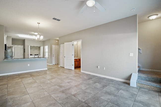 Building Photo - 727 Servia Dr