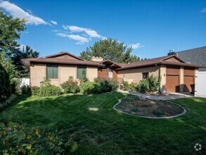 Building Photo - 6530 Rothmoor Dr