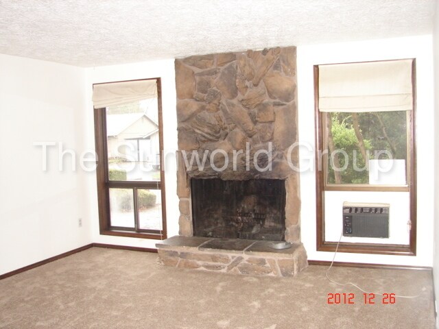 Building Photo - 814 SE 141st Ave