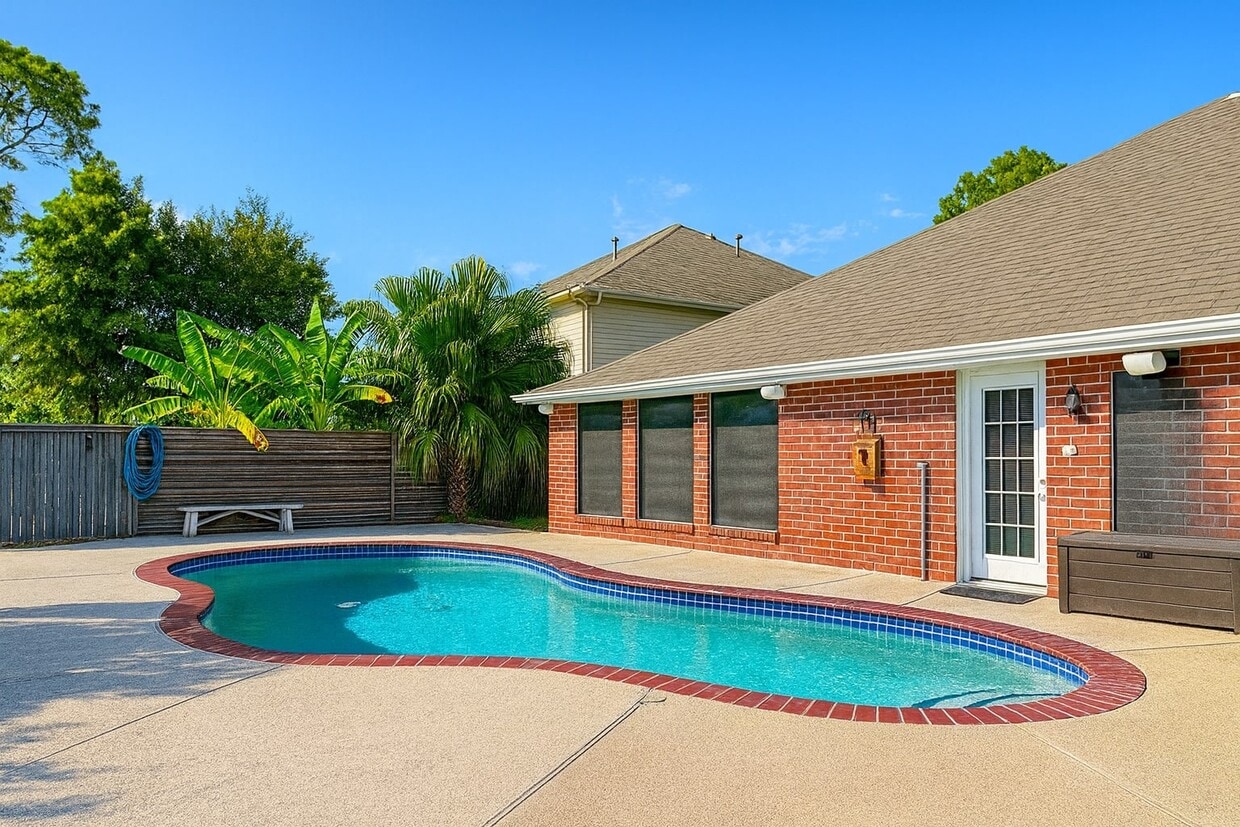 Building Photo - 10827 Oak Bayou Ln