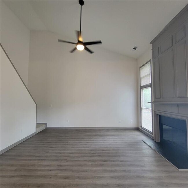 Foto del edificio - 3045 Binghampton Ln