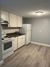 Building Photo - 11 Linwood Ave
