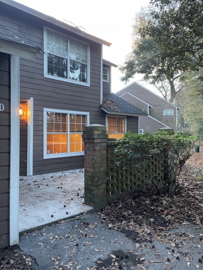 Building Photo - 112 Luden Drive D FOR RENT!