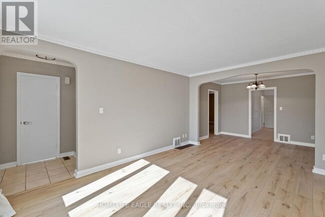 Building Photo - 46 Athol Ave