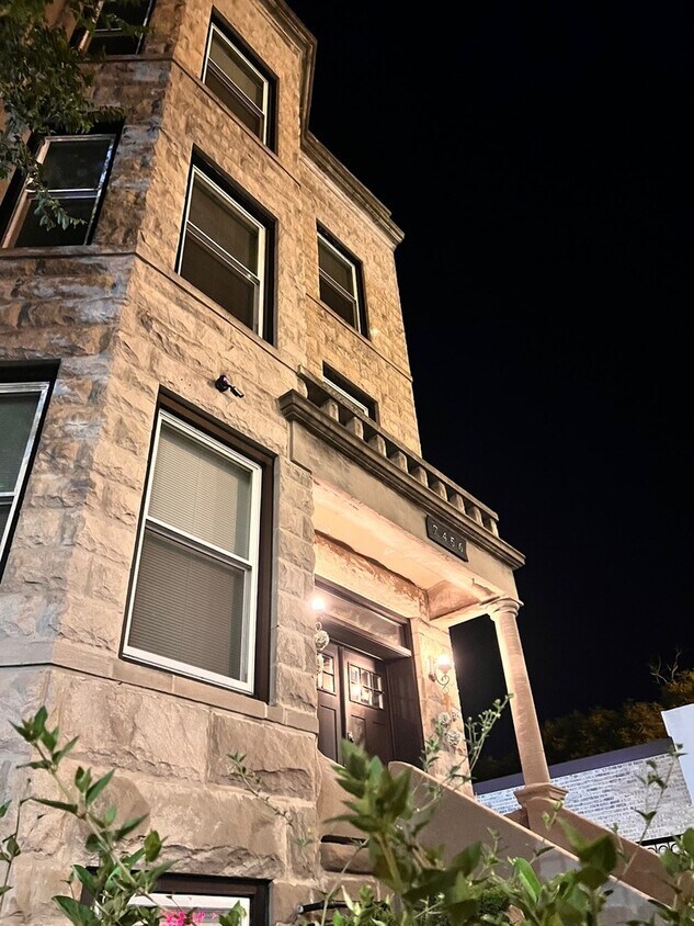 Foto principal - 7456 N Clark St