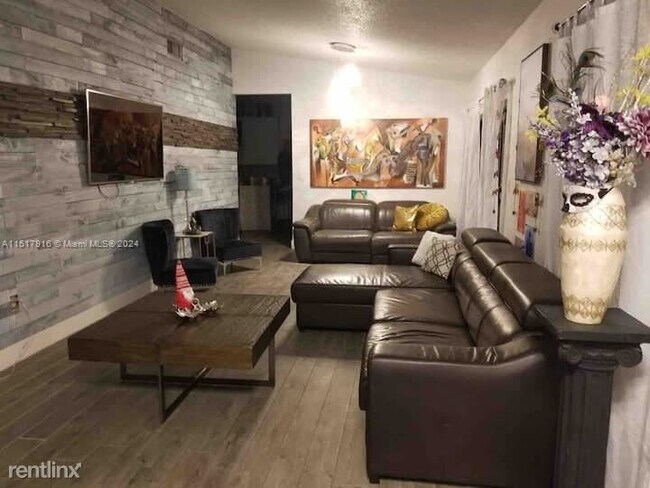 Foto del edificio - 3 br, 2 bath House - 14641 SW 52nd St # 14641