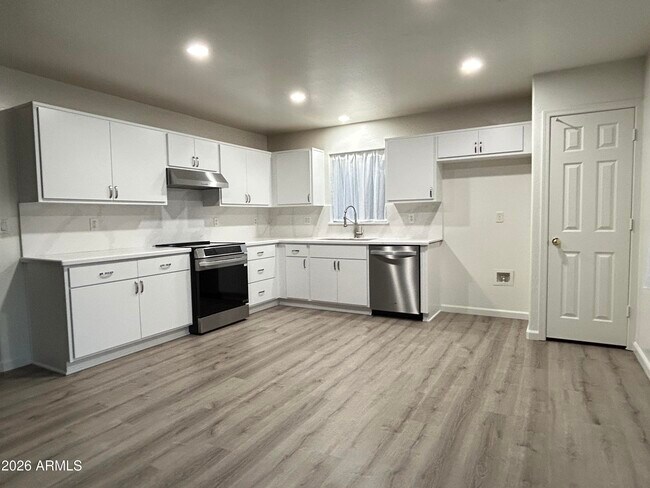 Foto del edificio - 10542 W Alvarado Rd