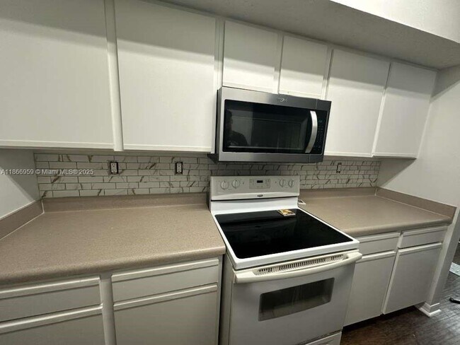 Foto del edificio - 140 SW 117th Ave