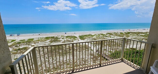 Foto del edificio - Furnished Cocoa Beach Direct Sands Condo