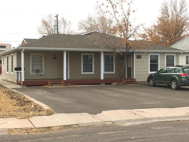 Building Photo - 1212 E Gibbon St