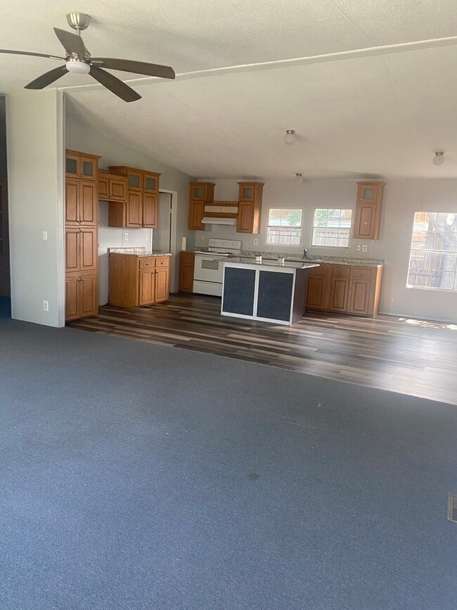 Building Photo - 2319 W Osage Dr