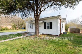 Building Photo - 9800 Golf Course Dr