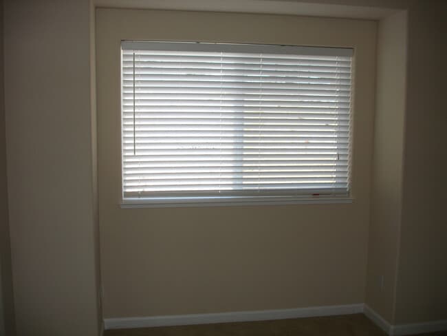 Building Photo - Beautiful Two Master Bedroom Townhome Near...