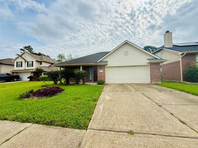 Foto del edificio - 1015 Andover Dr