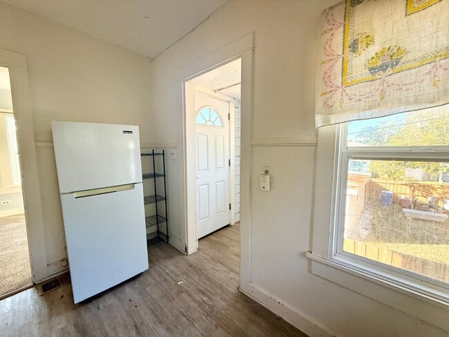 Foto del edificio - 1435 1/2 15th St N. - 1435 1/2 15th St N