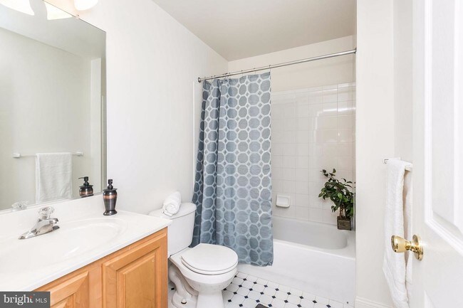 Foto del edificio - 2115 E Fairmount Ave