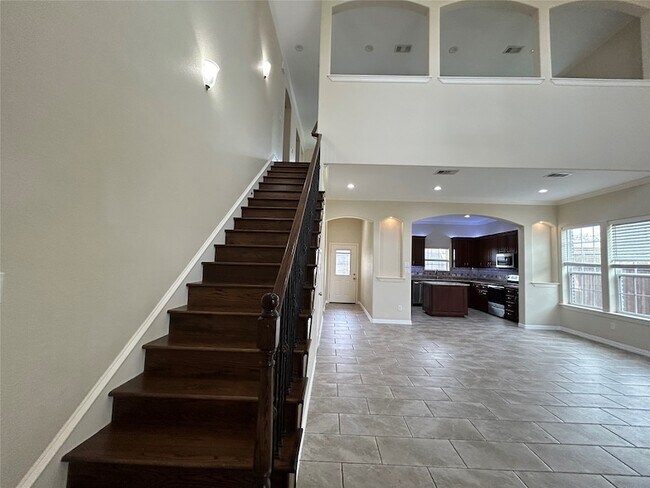 Building Photo - 204 Pearl Ln