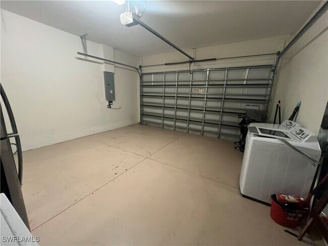 Foto del edificio - 2660 72nd Ave NE