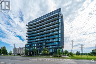 Building Photo - 3237-3237 Bayview Ave