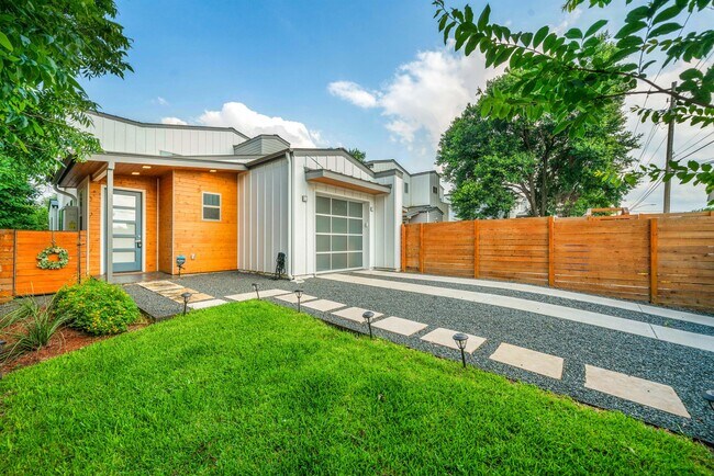 Foto del edificio - 4313 Banister Ln