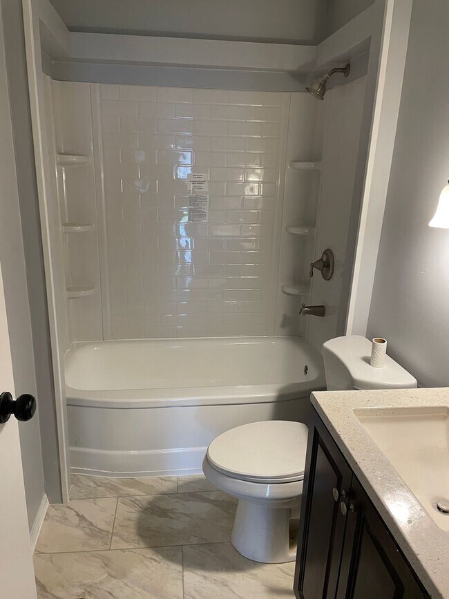 Foto del edificio - Updated, Two Bedroom home in Fairborn with...