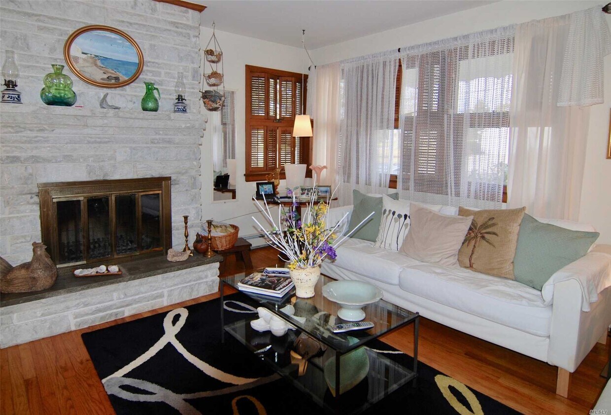 1130 Clearview Ave, Southold, NY 11971 House for Rent in Southold, NY