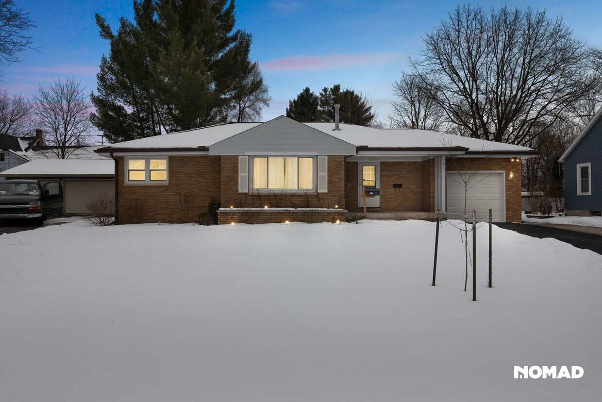 Primary Photo - Charming 2BR House in West Branch