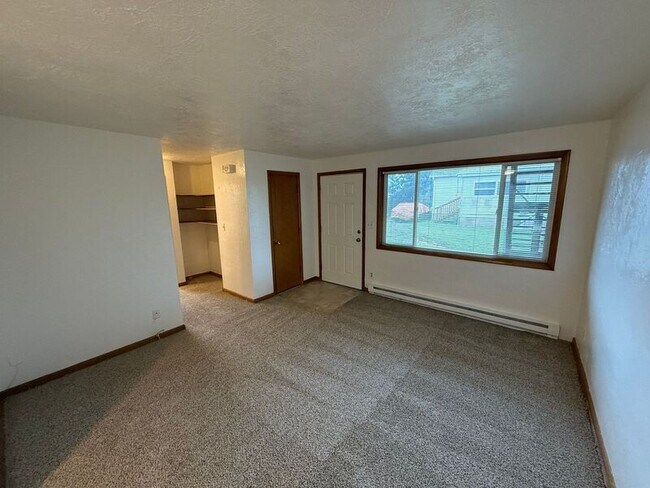 Foto del edificio - 2022 Myrtle Ave NE