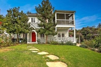Building Photo - 610 E Pedregosa St