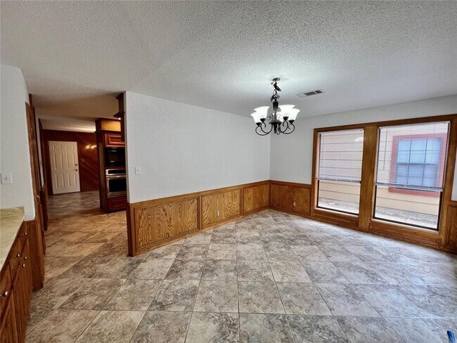 Building Photo - Prestigious Linwood Acres / .44 acres / Rockdale, TX / Swimming Pool