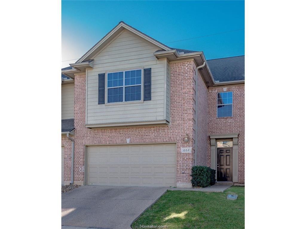 Foto principal - 1425 W Villa Maria Rd