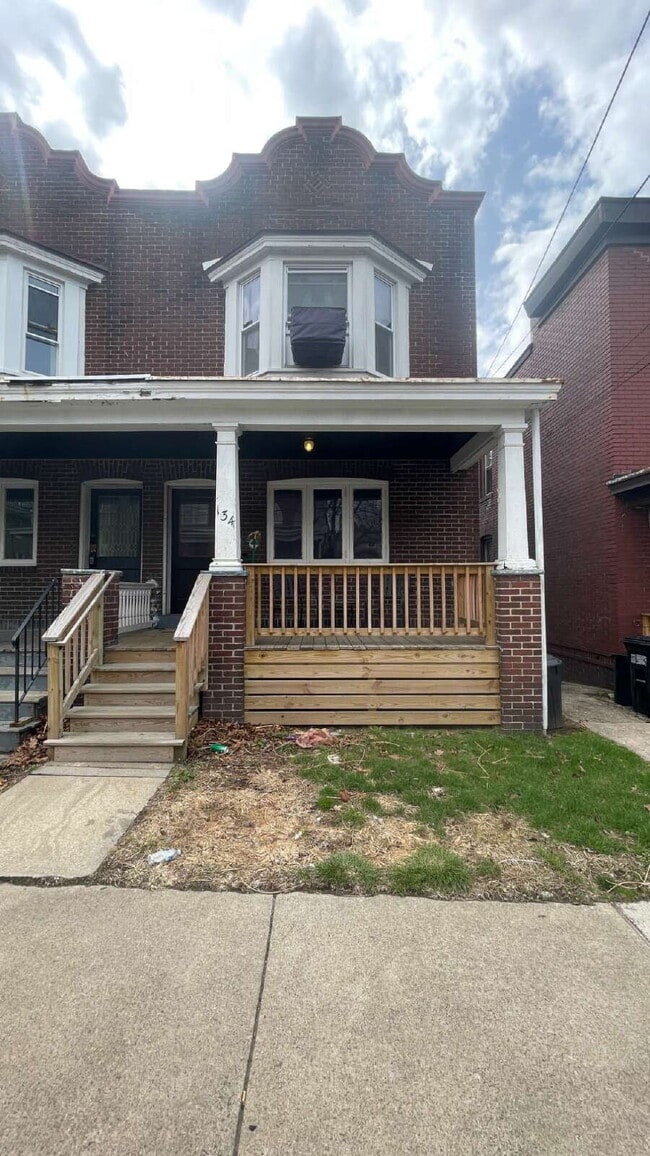 Building Photo - 134 S Spring Ave