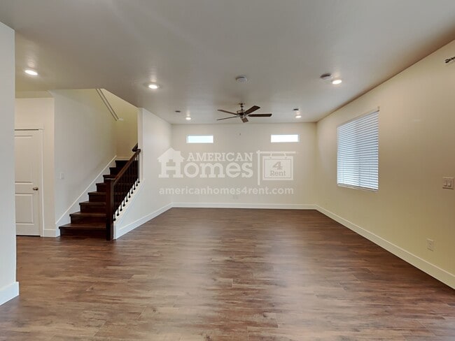 Building Photo - 1033 S Moorside Avenue